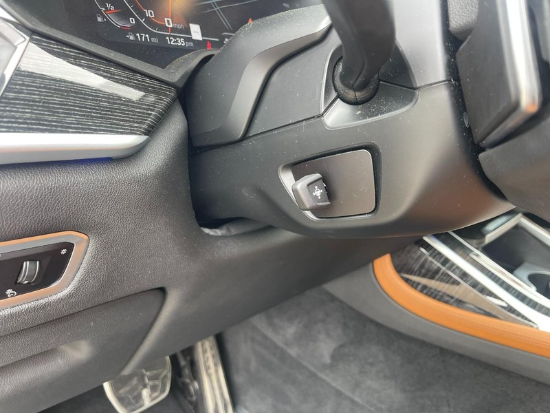 BMW X7 Vehicle Image 38