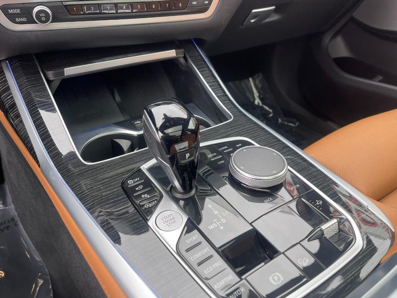 BMW X7 Vehicle Image 40