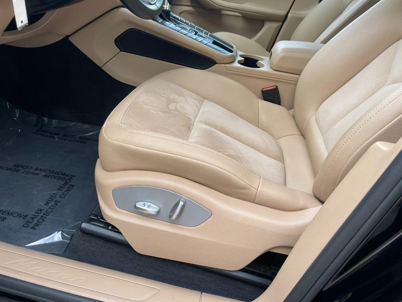 Porsche Macan Vehicle Image 24