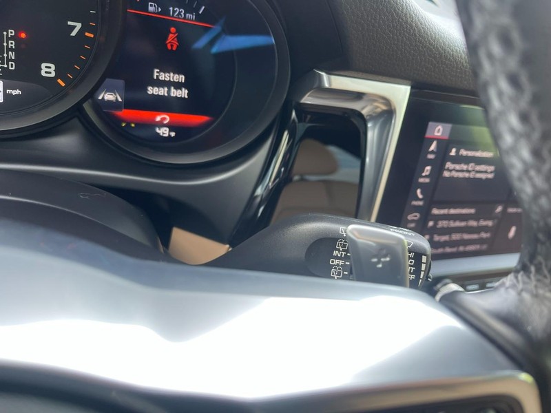 Porsche Macan Vehicle Image 32