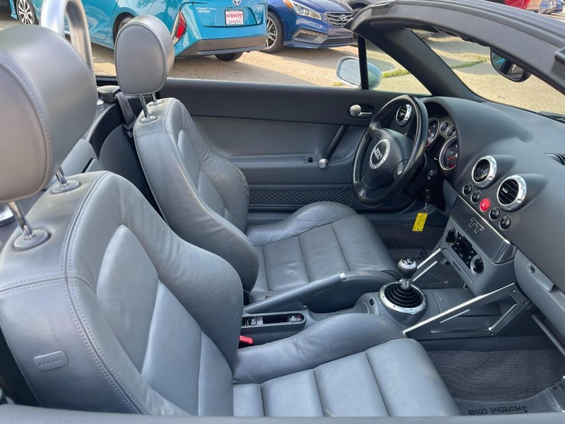 Audi TT Vehicle Image 11