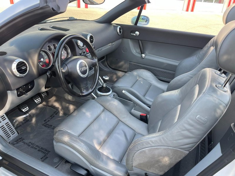 Audi TT Vehicle Image 13