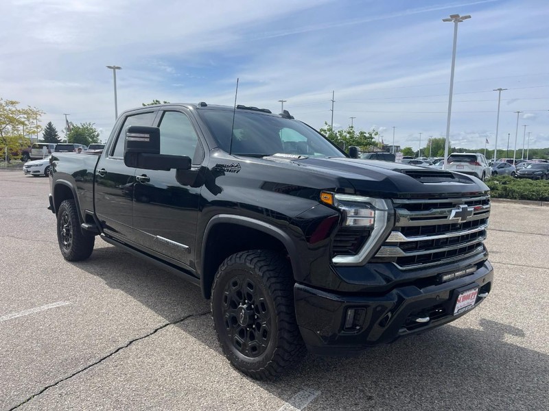 Chevrolet Silverado 2500HD Vehicle Image 02
