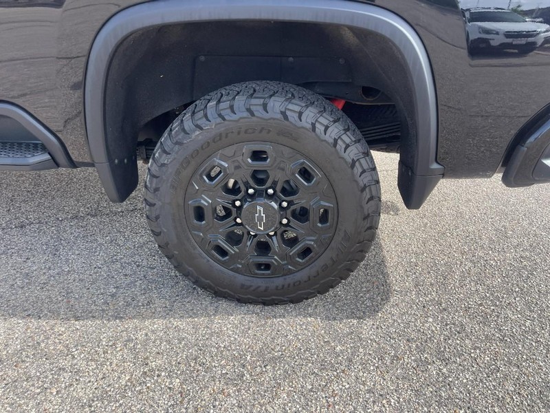 Chevrolet Silverado 2500HD Vehicle Image 06