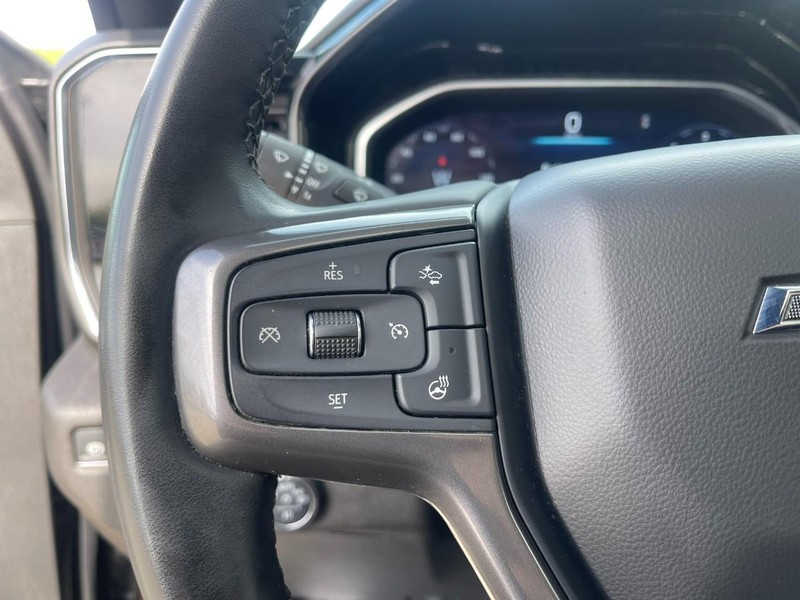 Chevrolet Silverado 2500HD Vehicle Image 29