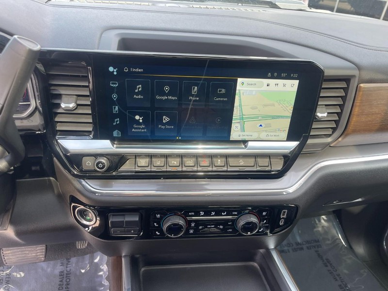 Chevrolet Silverado 2500HD Vehicle Image 33