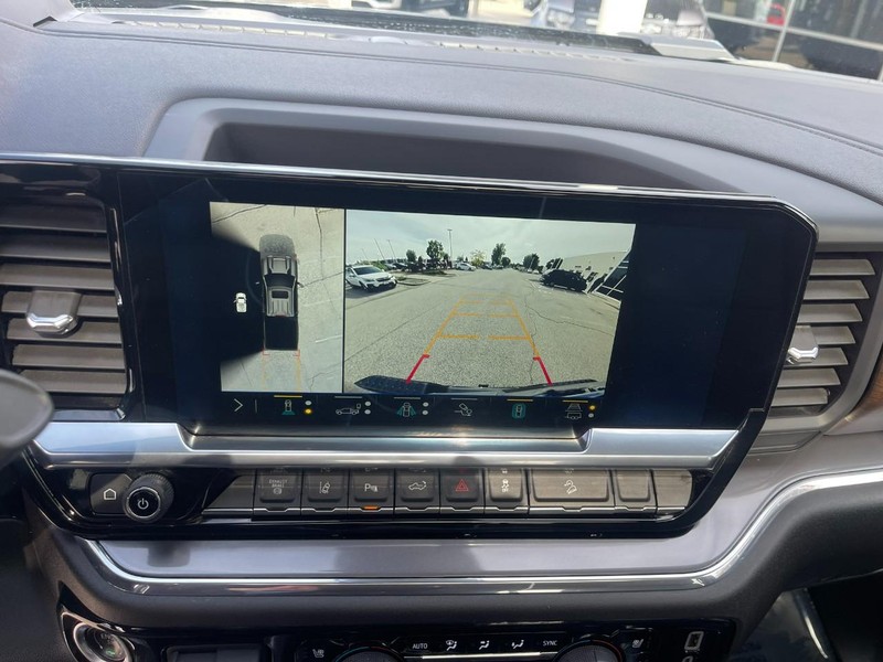 Chevrolet Silverado 2500HD Vehicle Image 34