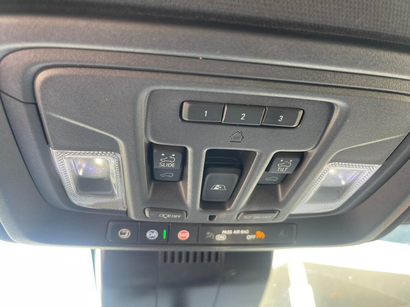 Chevrolet Silverado 2500HD Vehicle Image 37