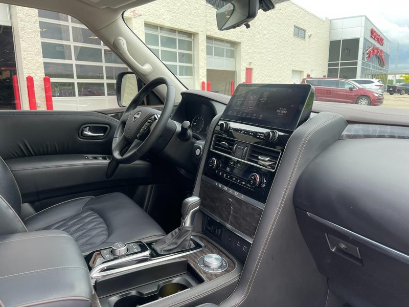 Nissan Armada Vehicle Image 09