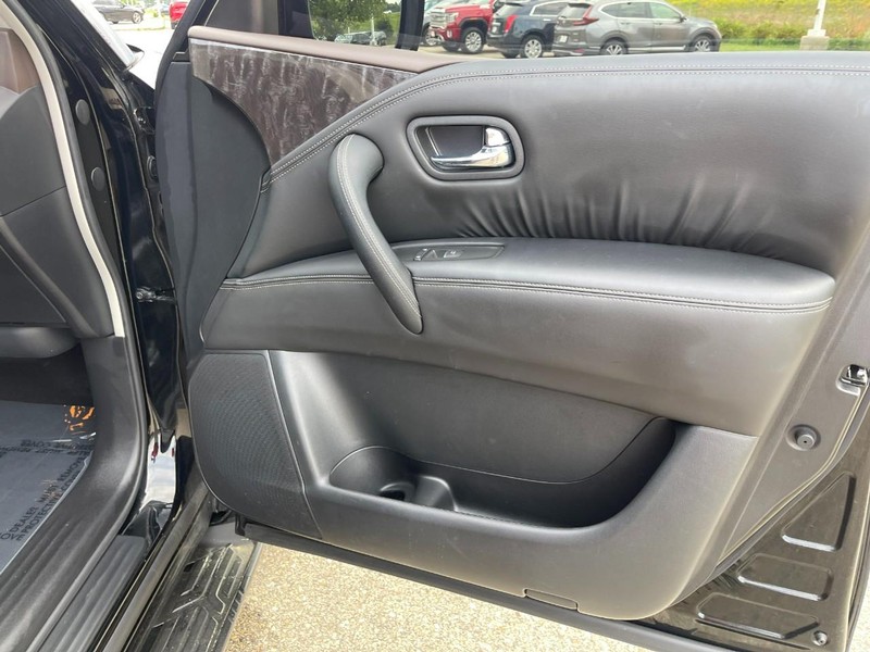 Nissan Armada Vehicle Image 13