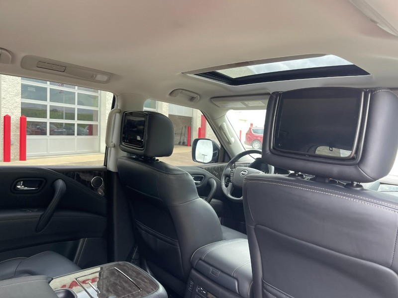 Nissan Armada Vehicle Image 15