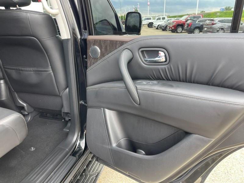Nissan Armada Vehicle Image 17