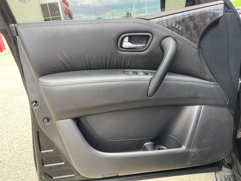 Nissan Armada Vehicle Image 24