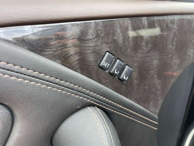 Nissan Armada Vehicle Image 26