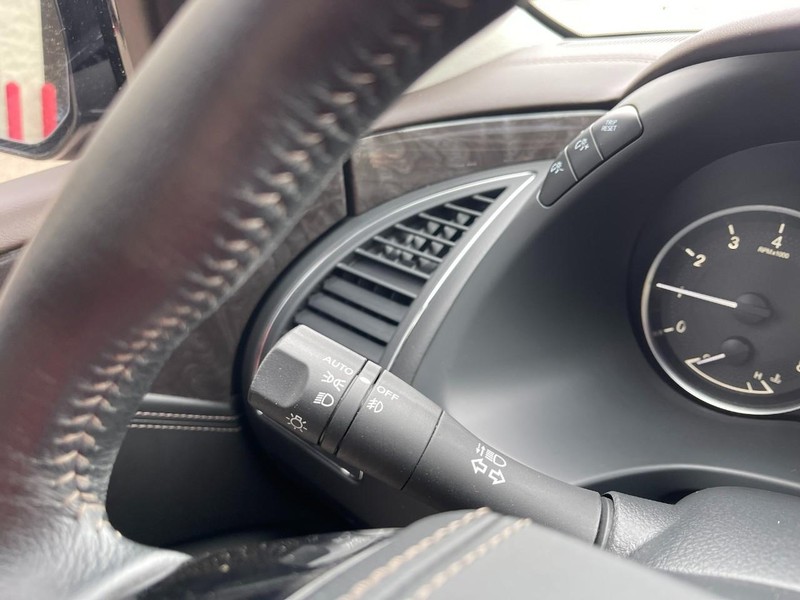 Nissan Armada Vehicle Image 32