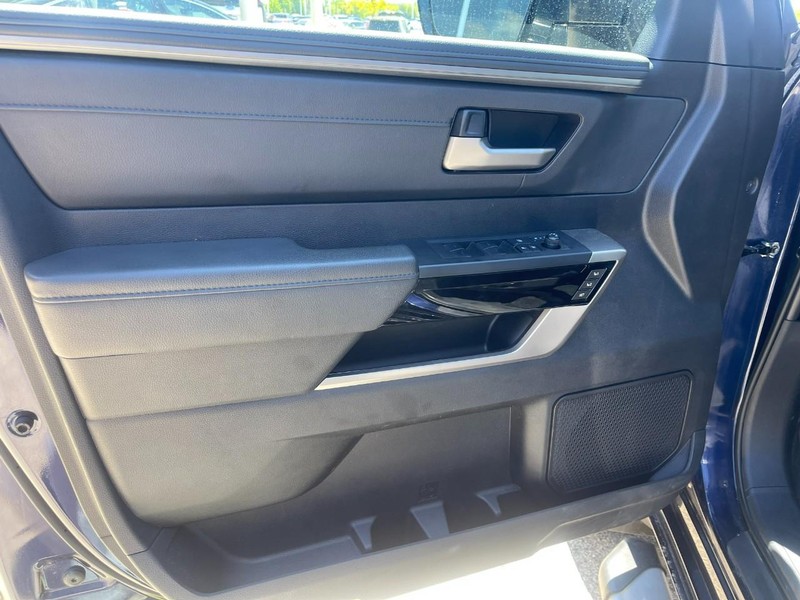 Toyota Tundra 4WD Hybrid Vehicle Image 09