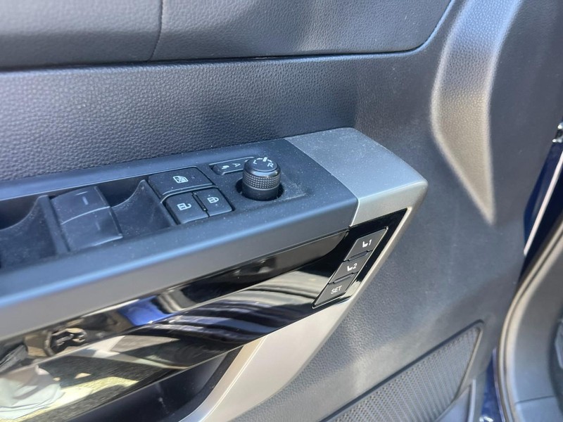 Toyota Tundra 4WD Hybrid Vehicle Image 10