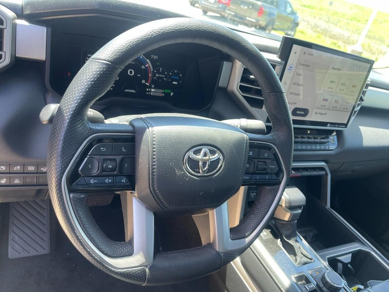 Toyota Tundra 4WD Hybrid Vehicle Image 12