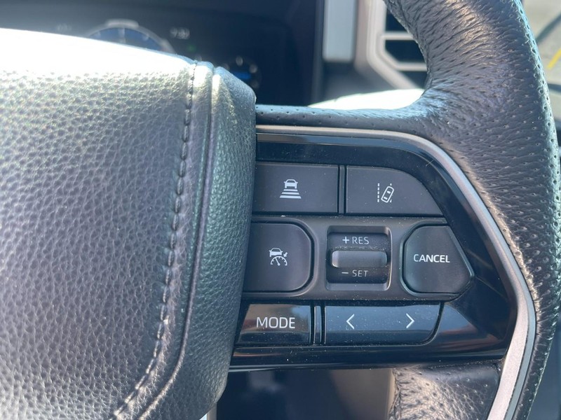 Toyota Tundra 4WD Hybrid Vehicle Image 18