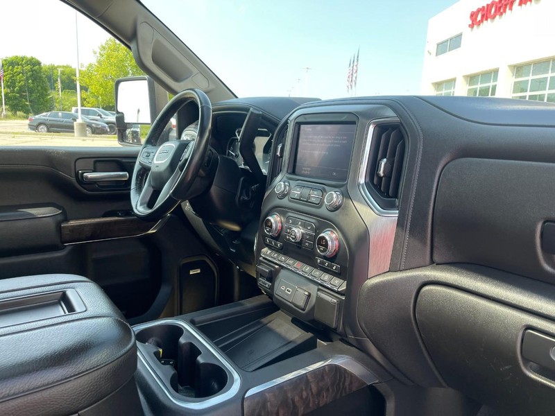 GMC Sierra 2500HD Vehicle Image 11