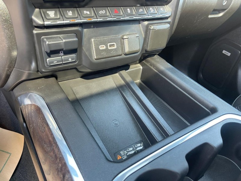 GMC Sierra 2500HD Vehicle Image 38