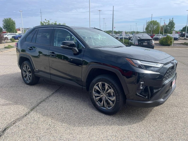 Toyota RAV4 Hybrid Vehicle Image 02