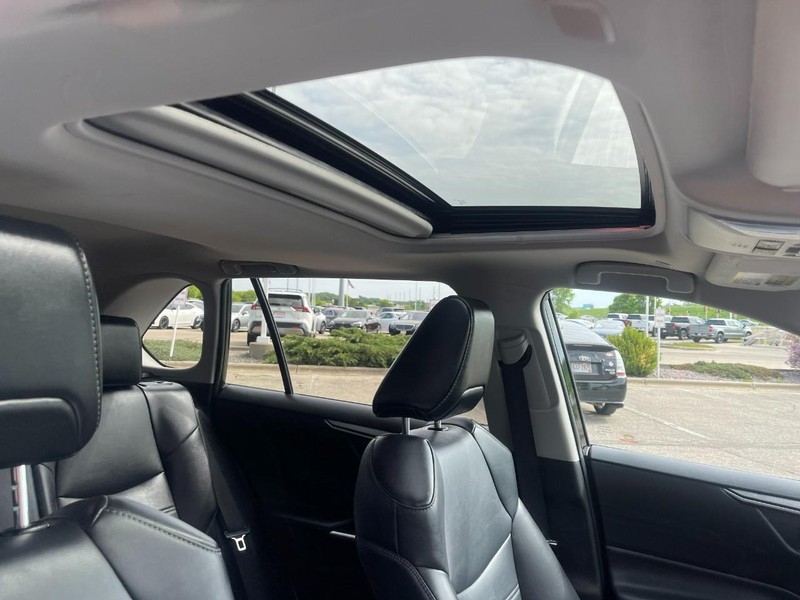 Toyota RAV4 Hybrid Vehicle Image 07