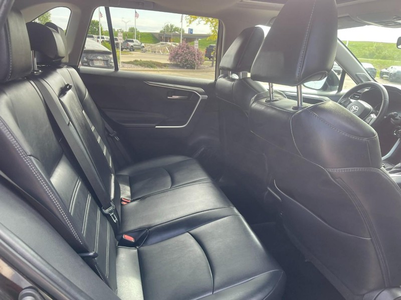 Toyota RAV4 Hybrid Vehicle Image 10