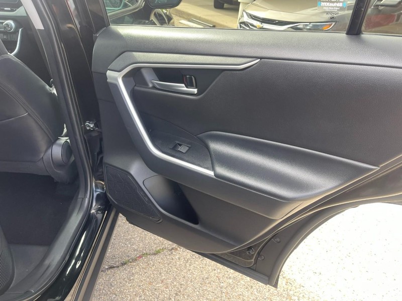 Toyota RAV4 Hybrid Vehicle Image 12