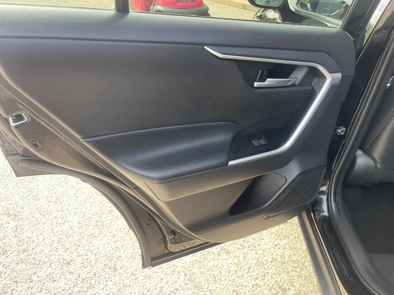 Toyota RAV4 Hybrid Vehicle Image 15