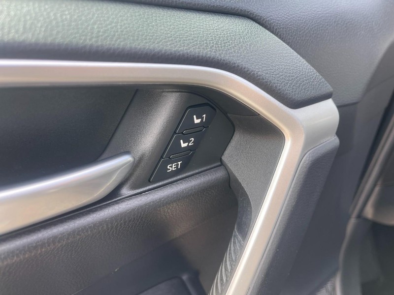 Toyota RAV4 Hybrid Vehicle Image 19