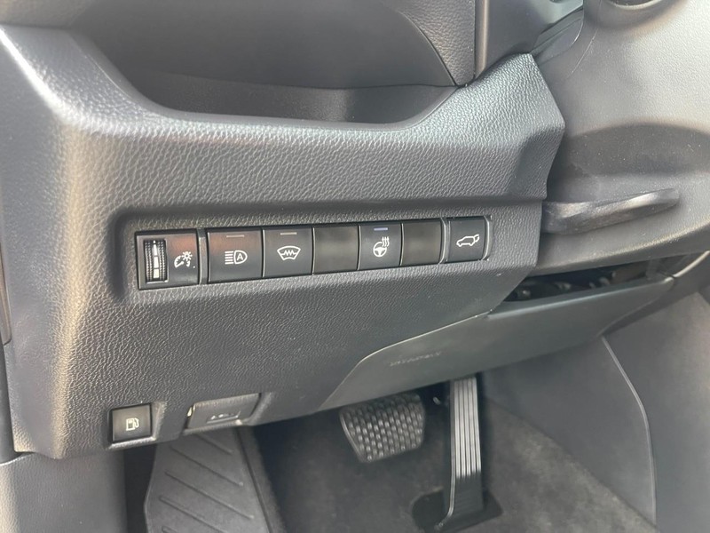 Toyota RAV4 Hybrid Vehicle Image 20