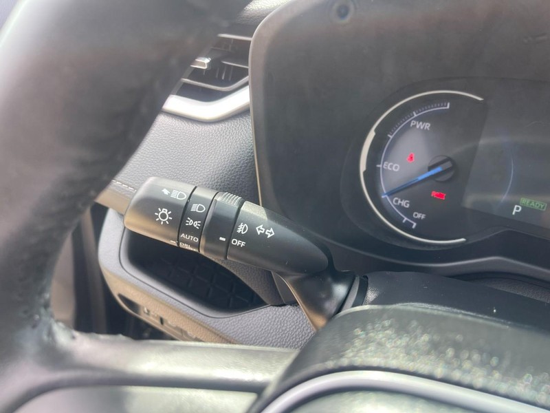 Toyota RAV4 Hybrid Vehicle Image 24