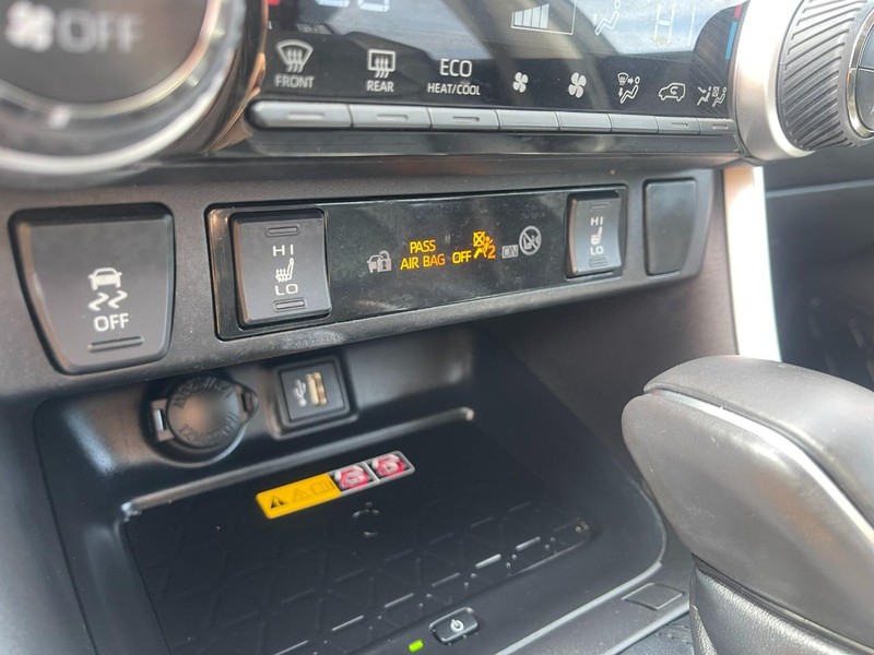 Toyota RAV4 Hybrid Vehicle Image 28