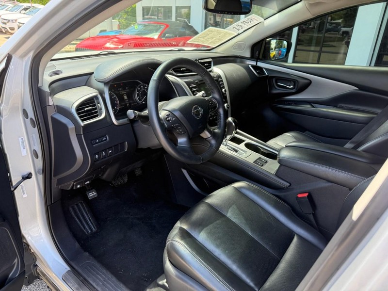 Nissan Murano Vehicle Image 10