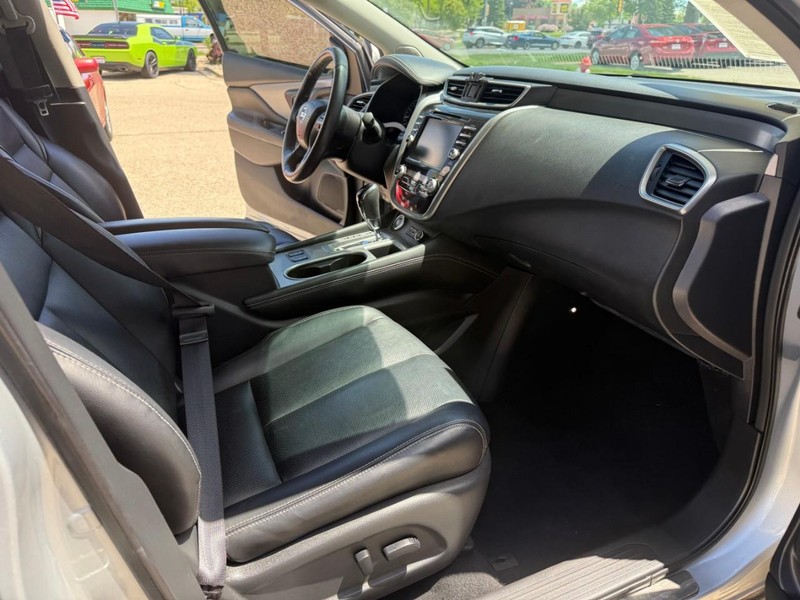 Nissan Murano Vehicle Image 19