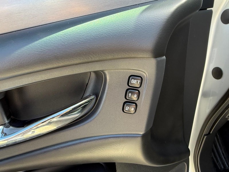 Nissan Murano Vehicle Image 20
