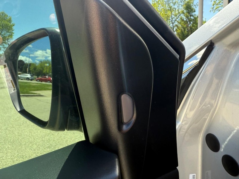 Nissan Murano Vehicle Image 21