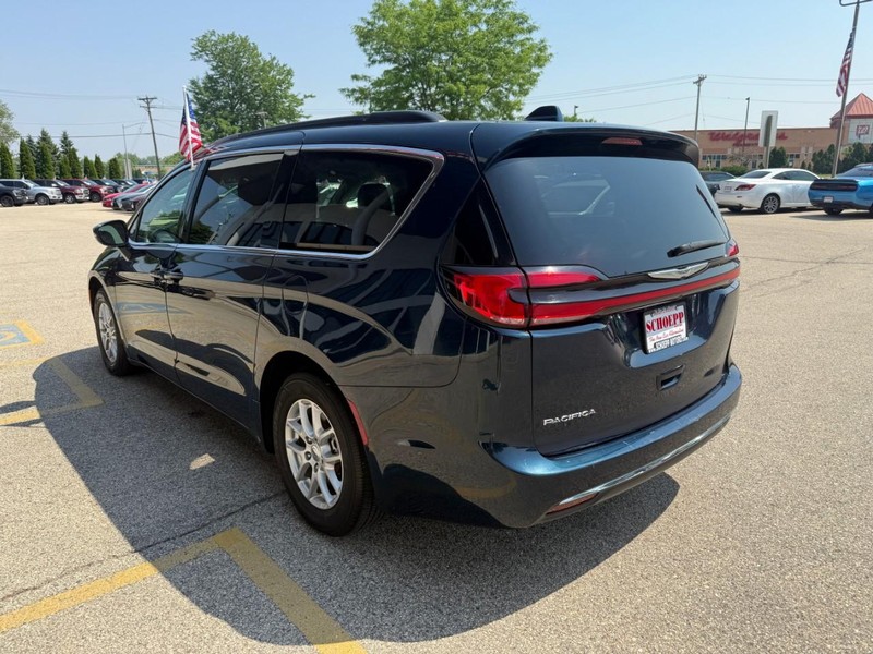 Chrysler Pacifica Vehicle Image 07