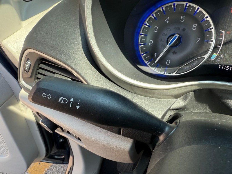 Chrysler Pacifica Vehicle Image 27