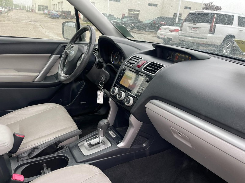 Subaru Forester Vehicle Image 02