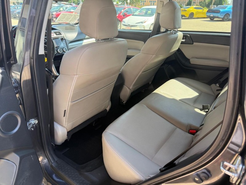 Subaru Forester Vehicle Image 12