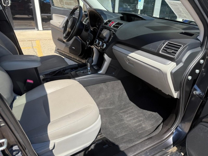 Subaru Forester Vehicle Image 18