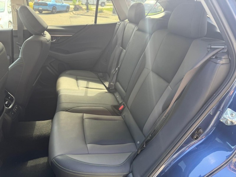 Subaru Outback Vehicle Image 11