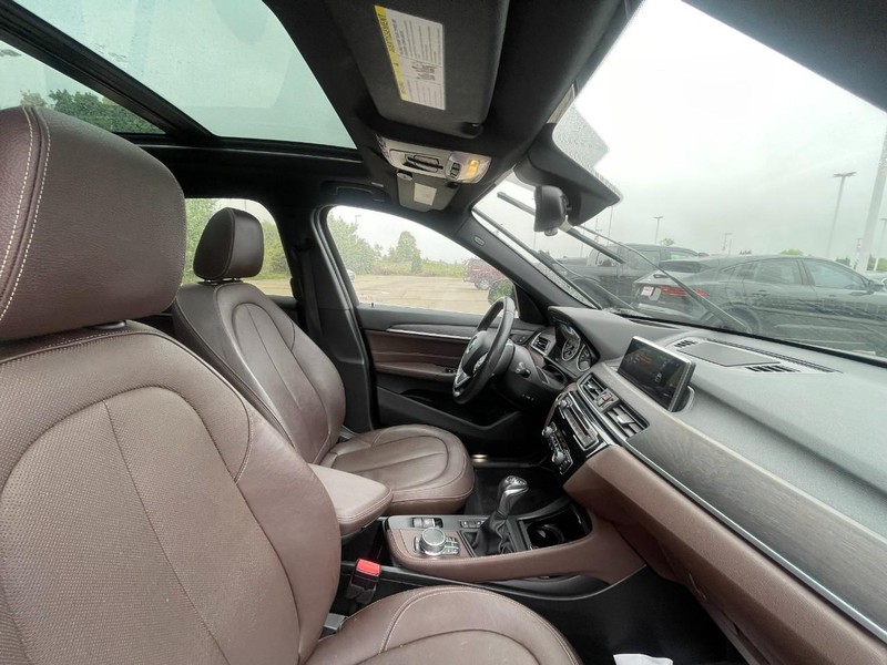 BMW X1 Vehicle Image 03