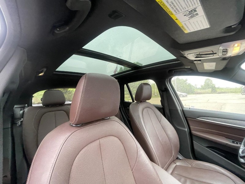 BMW X1 Vehicle Image 04
