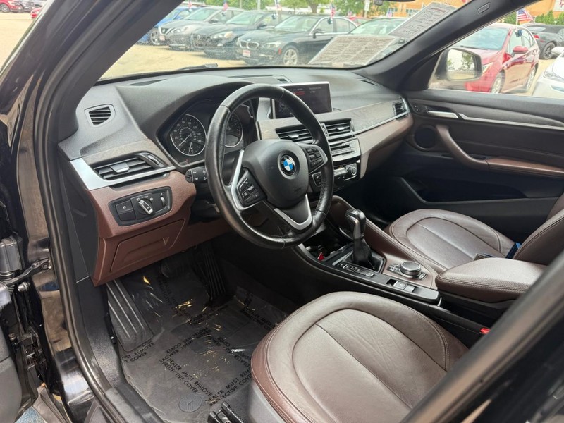 BMW X1 Vehicle Image 10