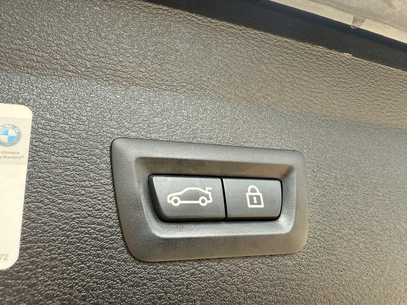 BMW X1 Vehicle Image 14