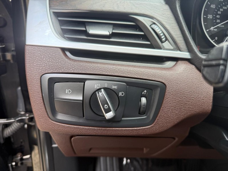 BMW X1 Vehicle Image 20