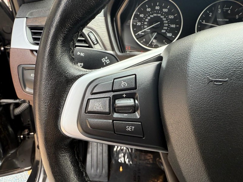 BMW X1 Vehicle Image 22